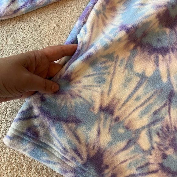 NWT btween Girls’ Tie-Dye Fleece Pullover 8 - Picture 7 of 11